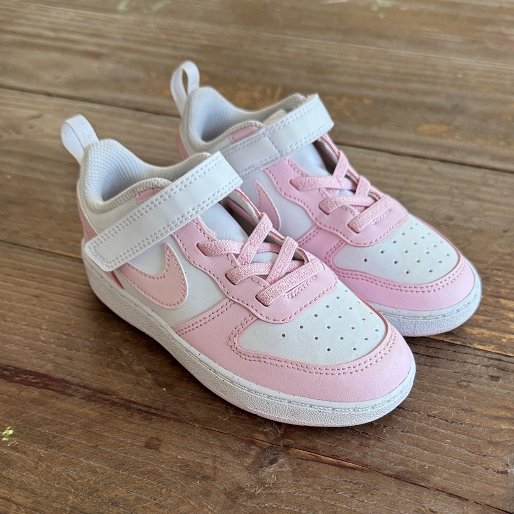 Nike Kids Sneakers in Pink and White